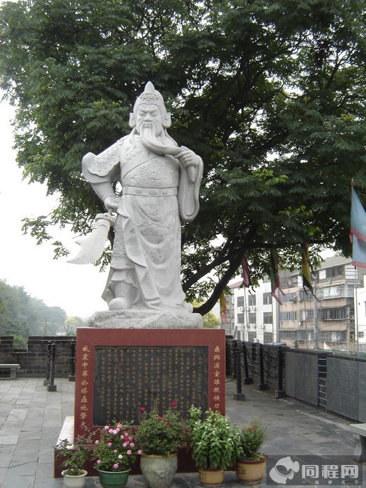 patung guan yu