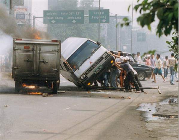 kerusuhan mei 1998 jakarta