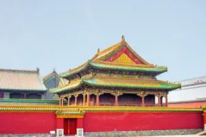 Istana Kekaisaran Shenyang. Nurhaci mengalahkan Shenyang dan menjadikannya pusat pemerintahan.