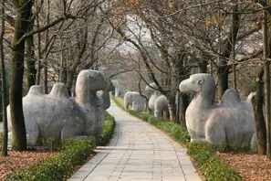 'Jalan Arwah' ke Makam Yu Yuanzhang di Nanjing